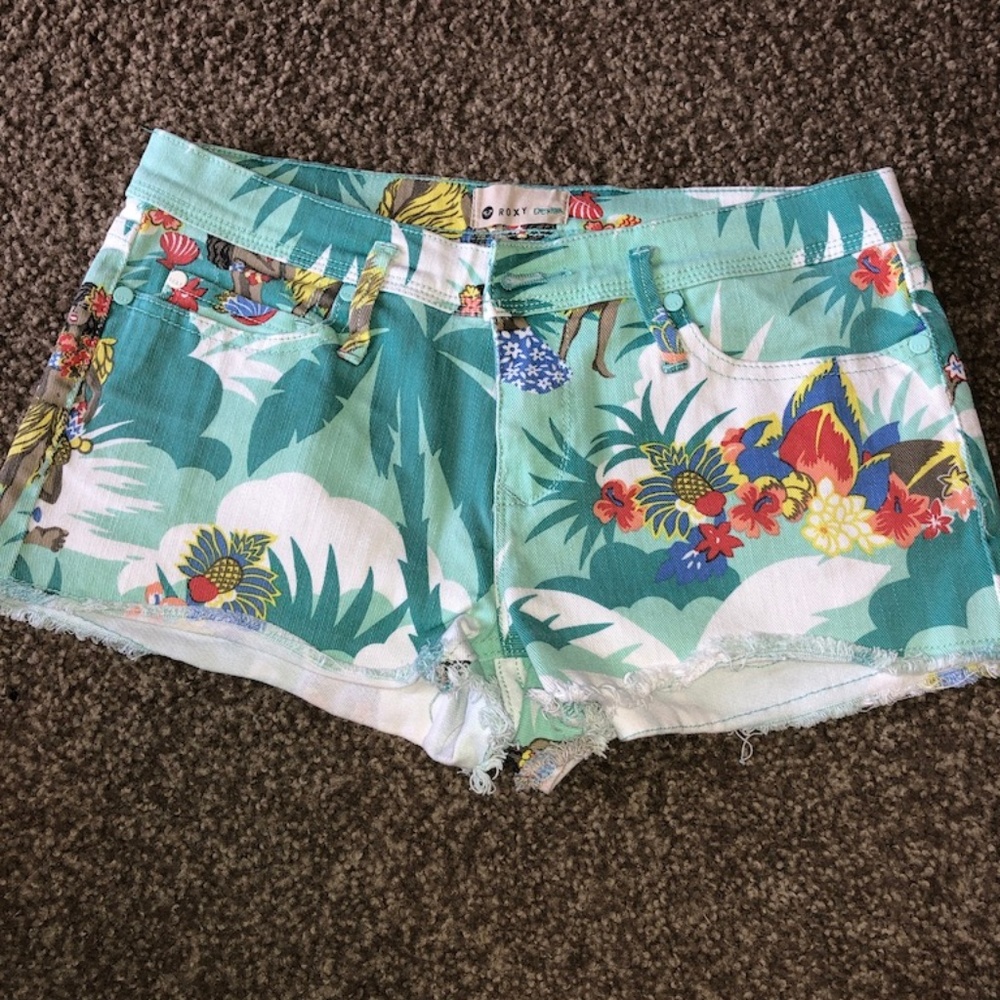ROXY Hawaiian shorts